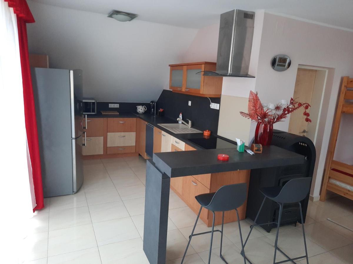 Fitt Apartman Lenti Dış mekan fotoğraf