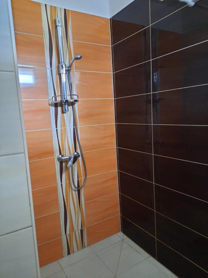 Fitt Apartman Lenti Dış mekan fotoğraf
